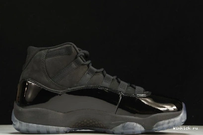 - JORDAN CAP RETRO GOWN AND 11 1210